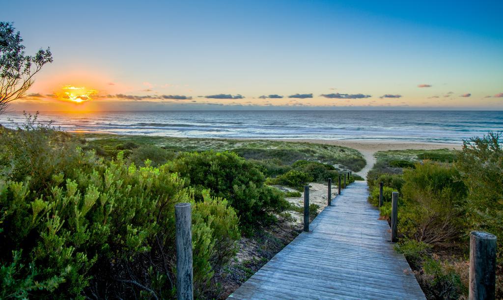 Wairo Beach Holiday Park Tabourie Lake Exterior photo